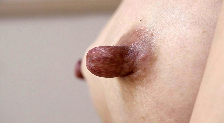 ニョキニョキ…長乳首に悩むオクテ専門学校女子が性欲発散の乳首イキ